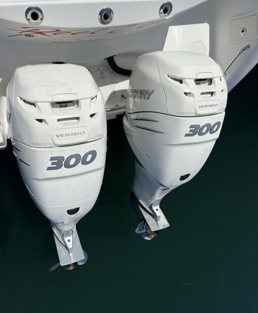 2 Mercury Verados 300 4stroke 2011 Engine